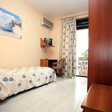 Hotel Cristal Bari Exterior foto