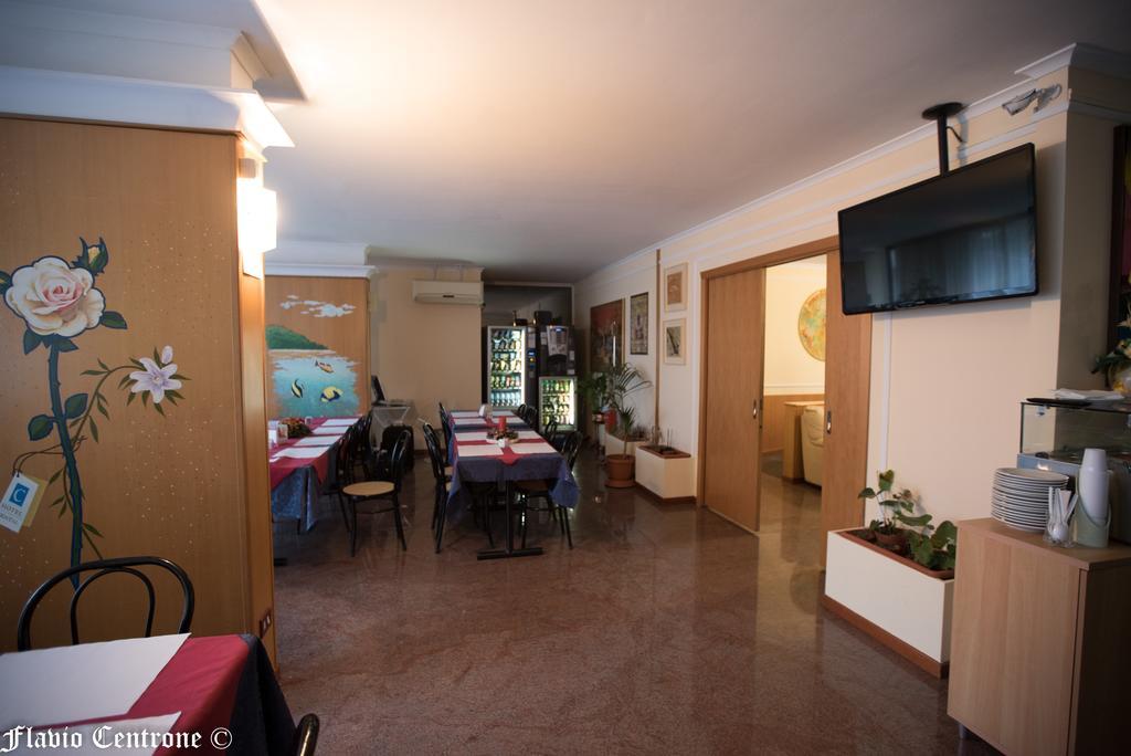 Hotel Cristal Bari Exterior foto